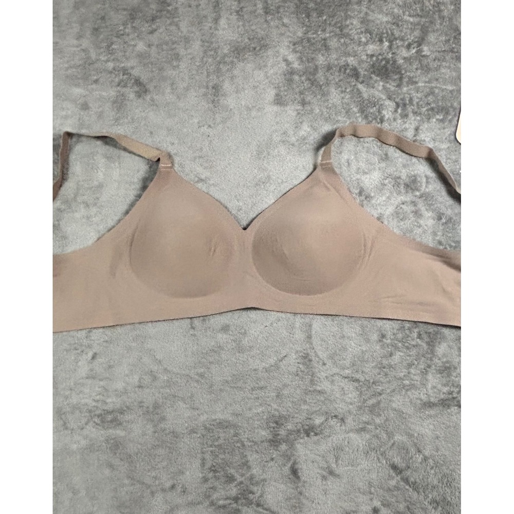 OEAK Women Tan Seamless Wireless Bra Removable Pads Nude Size Medium NWT